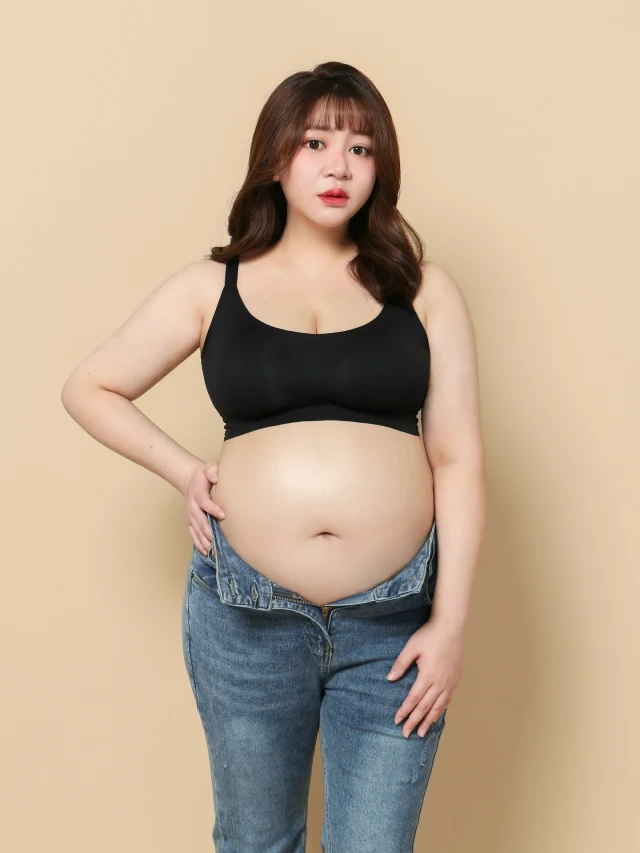 ［孕寫真🤰🏻最終章］
其實原本只有拍一套
帶著黑色內衣當備案
後來想說…來都來了…不要那麼懶😂
按個幾張也無傷大雅
（到底要多懶…🥱）

黑色內衣是 @24hrs_underwear 家的經典款plus++
我整個孕期穿這件最舒適🥹
給大家看看穿起來的感覺
不管是正面、側面、背面都好完美💯
她們家的內衣從A~H罩杯都有尺寸

今天是第三團開團的第一天❗️
湊10件一件降到400元喔

🛒開團連結：連結請點我的主頁🔗
🕗開團時間：11/18～11/24

📌單價特價$460，任選兩件$900
📦揪朋友湊10件，一件變$400
🩲內褲加購一件$100
🎁贈品：質感品牌洗衣袋咖色*1
🎀滿額贈：滿$3000贈品牌小白襪*1雙

第1、2團介紹很多次內衣了
這次就不再版面上講太多內衣介紹
但如果有任何問題歡迎隨時私訊我喔🫶🏻

📷/ @muinstudio.tw 

#懷孕 #混血兒 #混血兒寶寶 #台法混血 #雙胞胎 #同卵雙胞胎 #混血雙胞胎 #孕婦寫真 #孕寫真 #異國戀 #異國婚姻 #台法 #穿搭#中大尺碼 #棉花糖女孩 #棉花糖穿搭 #厚片穿搭 #厚片女孩 #大碼女裝 #大碼 #twins #babytwins #pregnant #pregnancy #identicaltwins