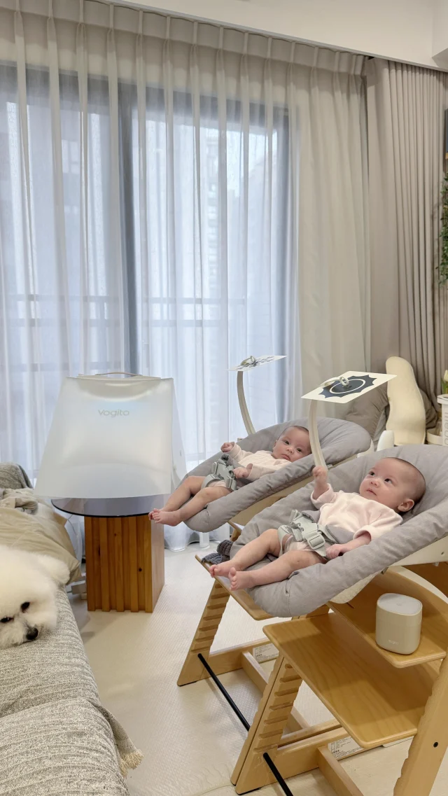 {開團中｝4/5～4/30 23:59
🔗連結在我的首頁連結區🔛
Vogito好日照 Qube奶嘴殺菌盒
Vogito好日照UV殺菌折疊罩

奶嘴掉到地方大家都怎麼辦呢？
大人自己3秒原則ok
但新生兒我真的不敢😂
Vogito好日照 Qube奶嘴殺菌盒
我之前去逛母嬰店時就在觀望了！

上網查才知道Vogito是台灣MIT之光
專做居家清潔消毒殺菌產品
且是由竹科團隊研發
全產品線皆經SGS合格認證
抑菌程度高達標準的12倍❗️

只需60秒，即完成殺菌99.99%💯
且一鍵模式簡單方便
不管是出門在外或者在家裡
消毒奶嘴變得超方便！
TypeC充電可續航120分鐘

除了奶嘴之外
還可以幫奶瓶殺菌
出去外宿這真的太方便實用了！
奶瓶清洗風乾後+殺菌盒
這樣等於是幫奶瓶殺菌消毒清潔了
一共有三個顏色
奶茶色也太好看了吧🤎

Vogito好日照UV殺菌折疊罩也覺得是家中必備！
小小孩什麼東西都往嘴巴塞
大小孩也有太多東西需要消毒殺菌了！
像是托嬰或學校回家後的書包、衣物鞋具、餐具…等
還有家中各種玩具、絨毛玩偶…等
都可以使用殺菌罩殺菌

嬰兒推車、嬰兒床、揹巾
嬰兒小床座椅及寵物睡窩
全部可以使用這個殺菌罩

一共有3種模式
✔️3分鐘:殺菌
✔️15分鐘:去味
✔️30分鐘:除蟎

使用殺菌罩後棉質衣物都有陽光曬後的暖暖味道🌞
容易成為細菌及塵蟎溫床的玩偶也可以每天殺菌消毒
所以我覺得這個殺菌罩是小孩越大越重要！
如果家庭成員有過敏問題
這個更是必須

Vogito堅持MIT台灣製造
且在媽媽圈大火🔥、更是托嬰、月子中心選擇使用
目前已銷售萬台
這次爭取到開團價
有需要的大家可以趁現在入手喔🛒

@lanube.tw #lanubetw親子選物 #紫外線殺菌 #摺疊好收納 #抑制病菌塵螨異味 #奶嘴殺菌盒